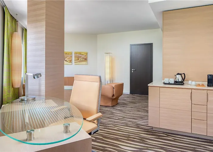Отель Hilton Frankfurt Airport 4*